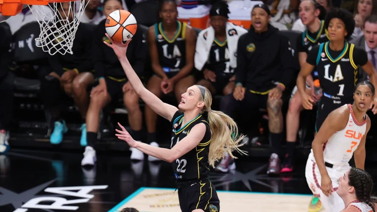 Sparks stop six-game losing streak after beating Sun in ugly affair
