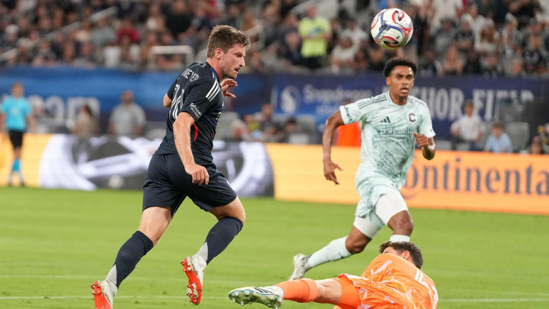 SDFC keep pace in playoff race with dominant 3-0 win over Colorado Rapids