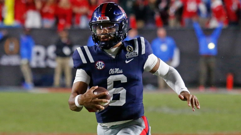 Top 10 Returning College Football QBs by Career QBR Rankings