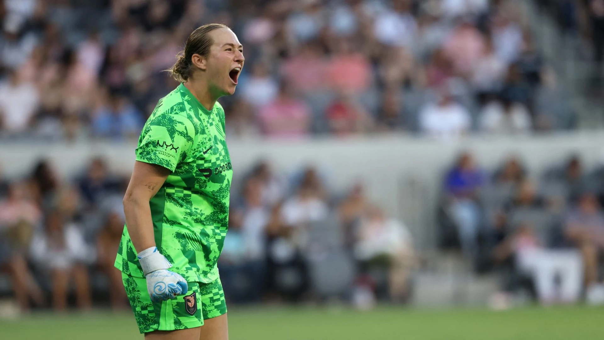 Angelina Anderson denies Gotham from the spot to secure a point for Angel City