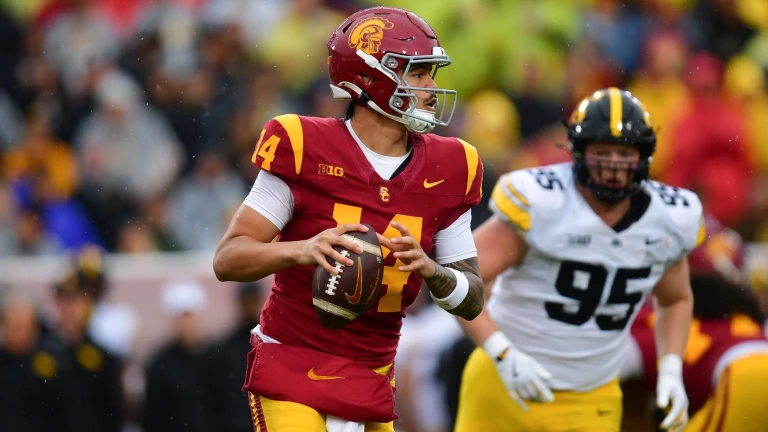 ESPN Ranks the Top 10 College Football Quarterbacks by QBR