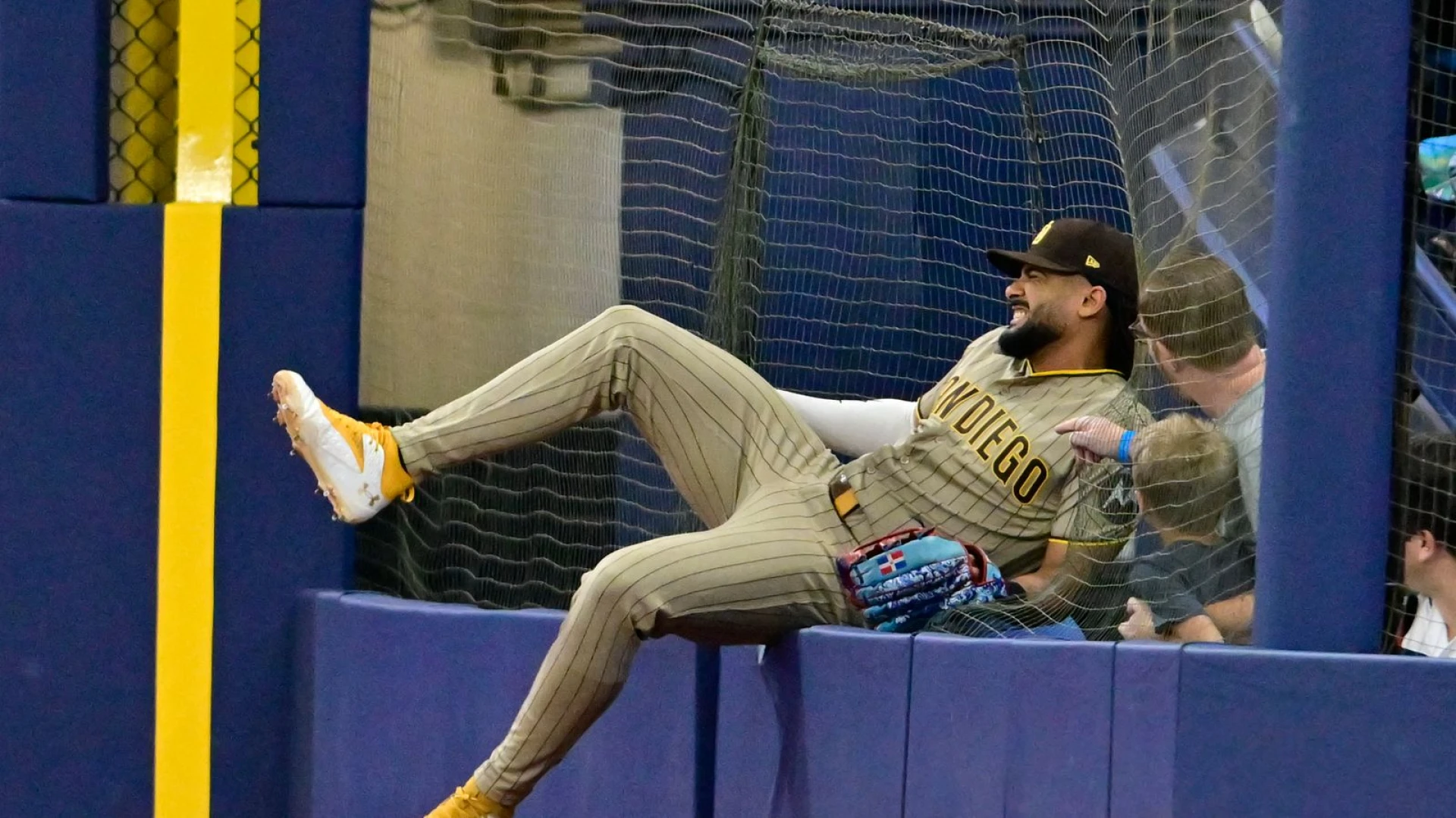 Padres throw it away in fourth, Rays make error hurt as San Diego drops opener