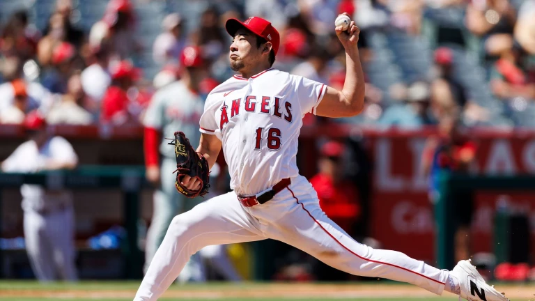 Kikuchi delivers bounceback start in loss to Phillies
