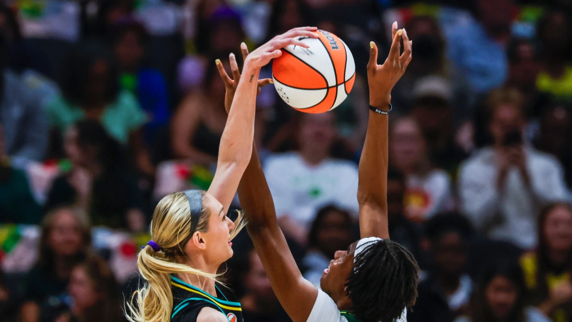 Sparks defeat Storm in wire-to-wire victory