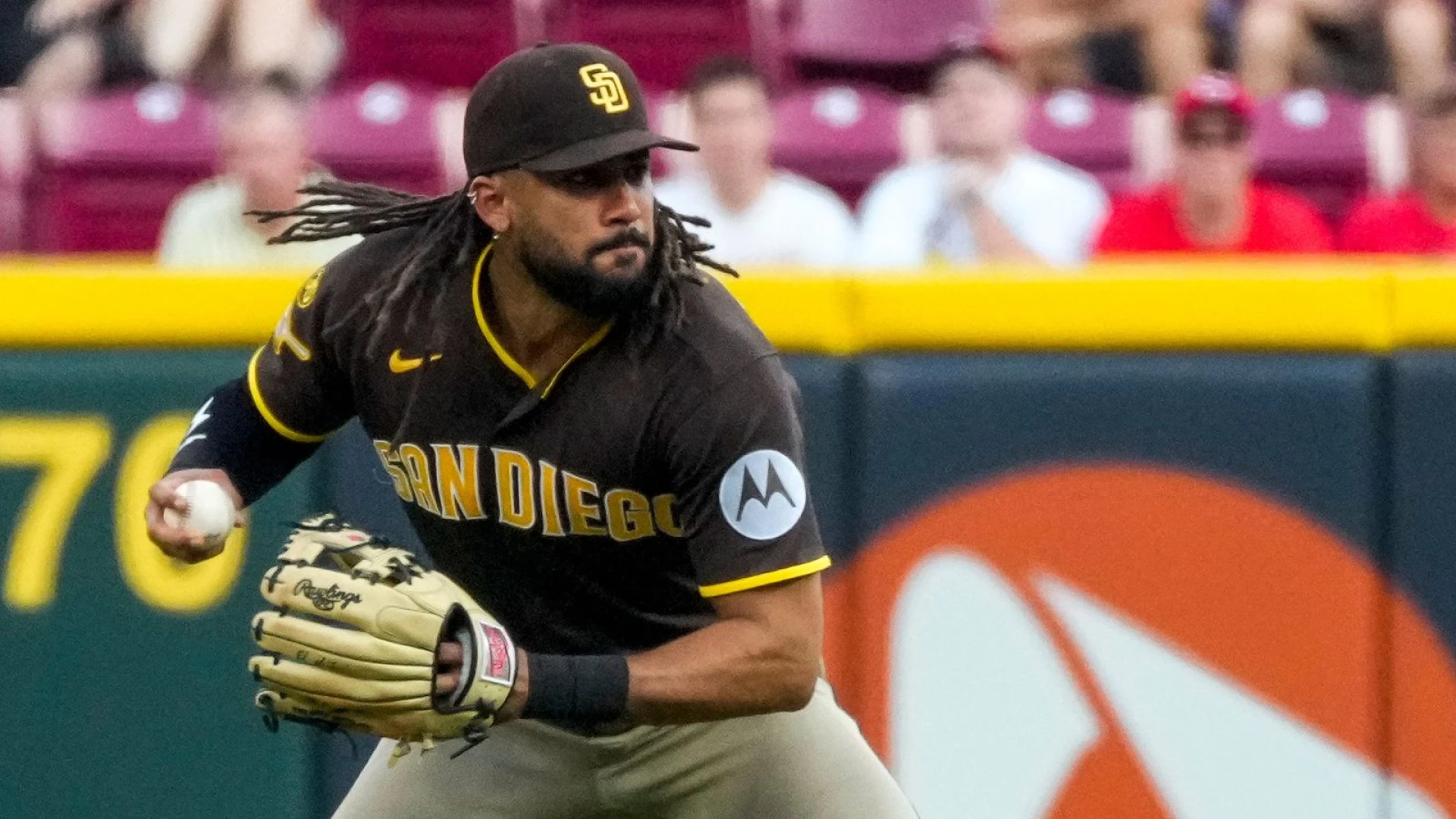 Tatis homers twice, but missed chances hurt Padres in late loss at Cincinnati