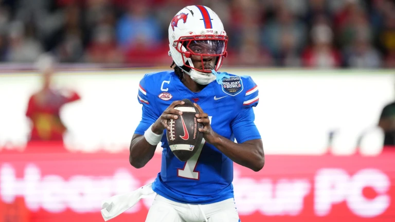 ESPN Ranks the Top 25 College Football Quarterbacks Going Into Week 1
