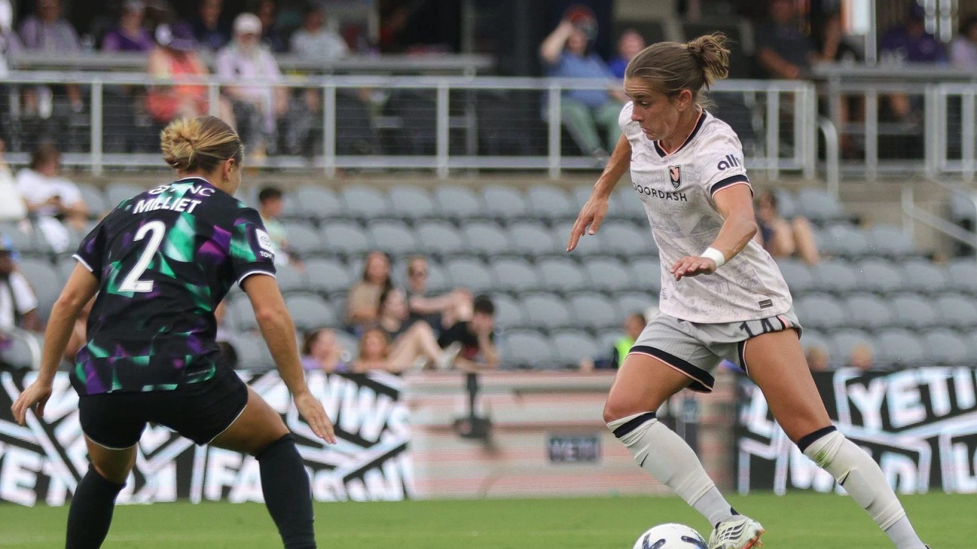 Evelyn Shores wins it for Angel City on the road