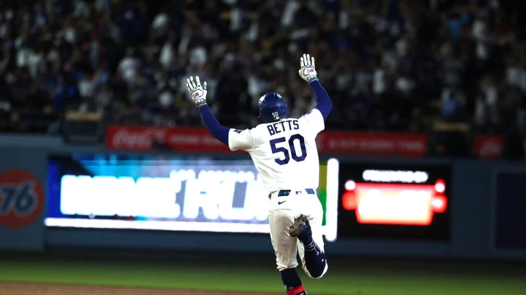 Mookie Betts delivers as Dodgers sweep Nationals