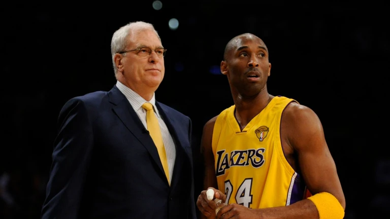 Lakers announce Phil Jackson statue