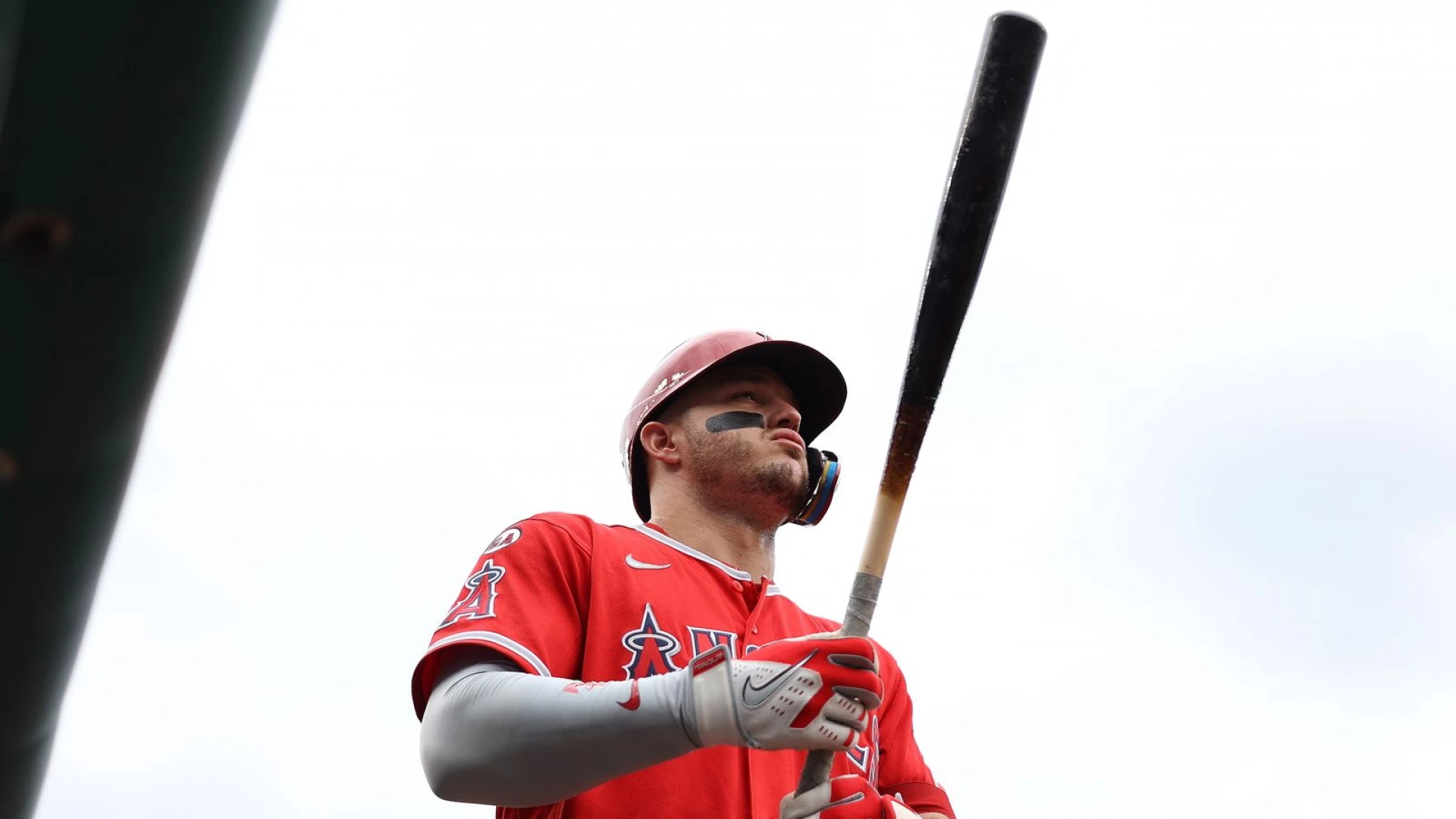 Angels rally late but fall to Nationals 6-5 in 10 innings