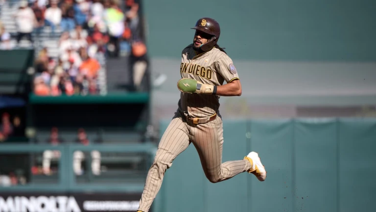 Padres fast start is enough once again to complete sweep, Salas gets first hit