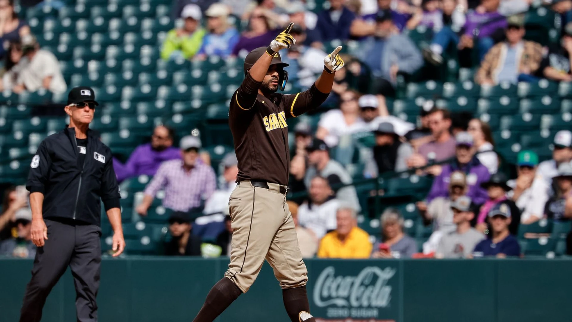 NL Wildcard Outlook: Padres in position to chase Phillies, Cubs for top spot down the stretch
