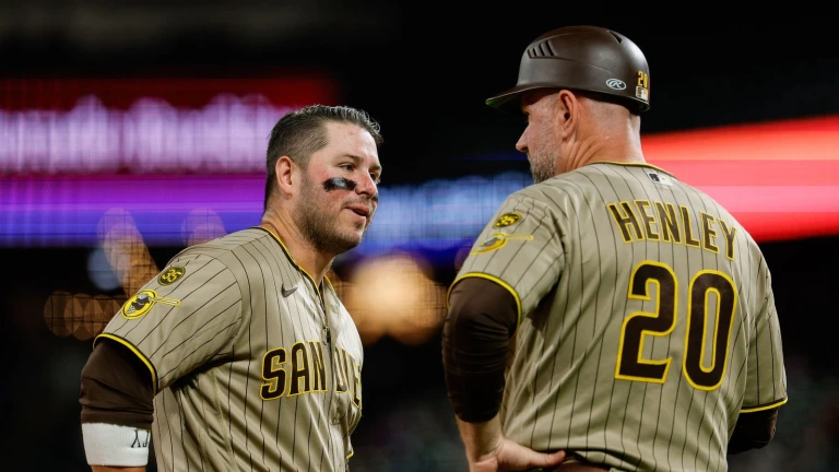 Padres hold off Rockies 8-7 for eighth straight win