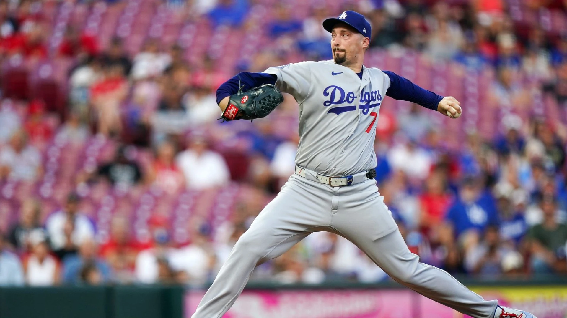 Blake Snell exits early as Dodgers fall to Reds