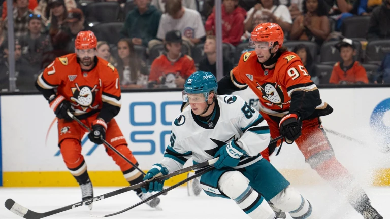Ducks' stars roll Sharks, rookies seize chances in preseason opener