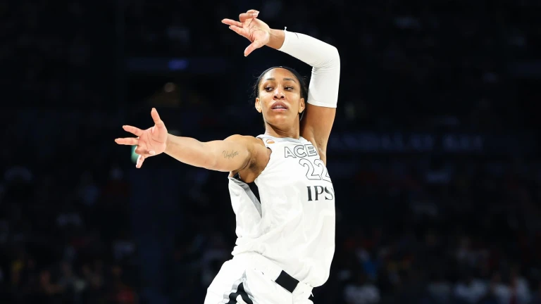 TST Images: Aces defeat the Sparks, 89-79, at Michelob ULTRA Arena