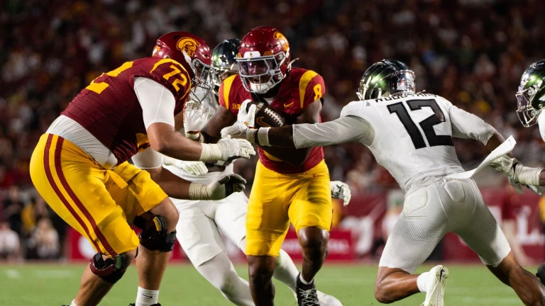 TST Images: Oregon beats USC, 41-27, at LA Memorial Coliseum