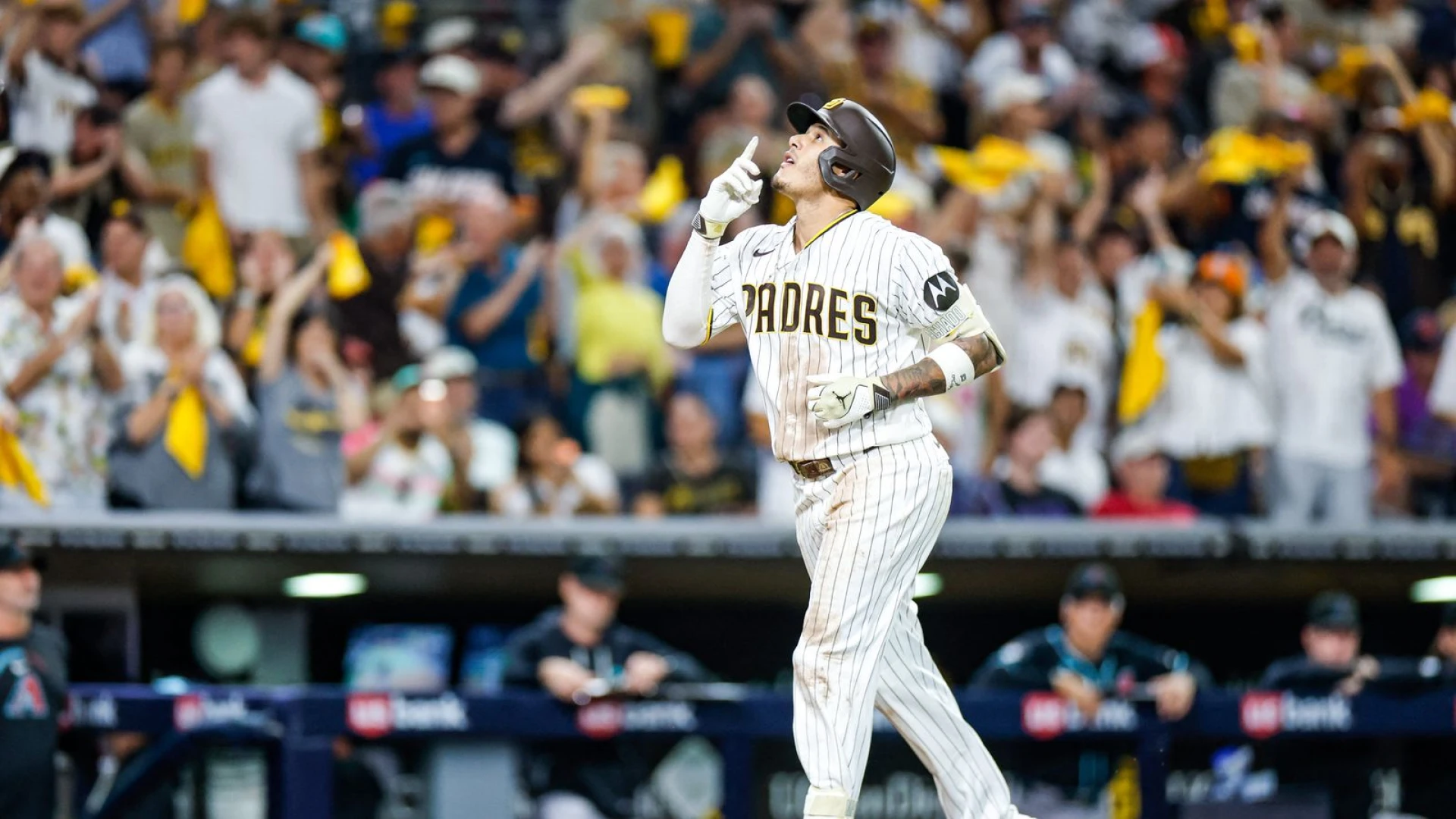 Machado’s three-run blast helps Padres clinch wild card home-field advantage
