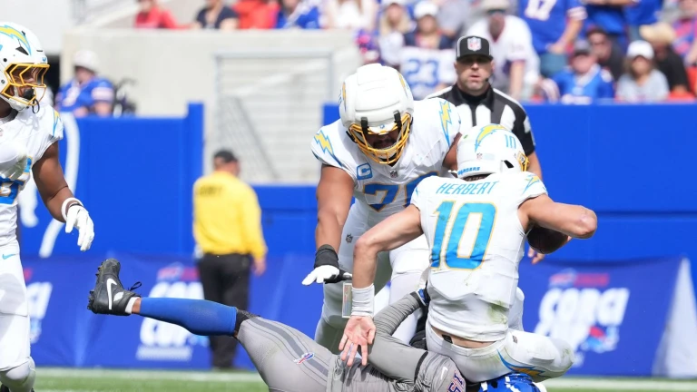 Herbert, McDaniel offense wastes defense’s five takeaways as Bolts start 0-3