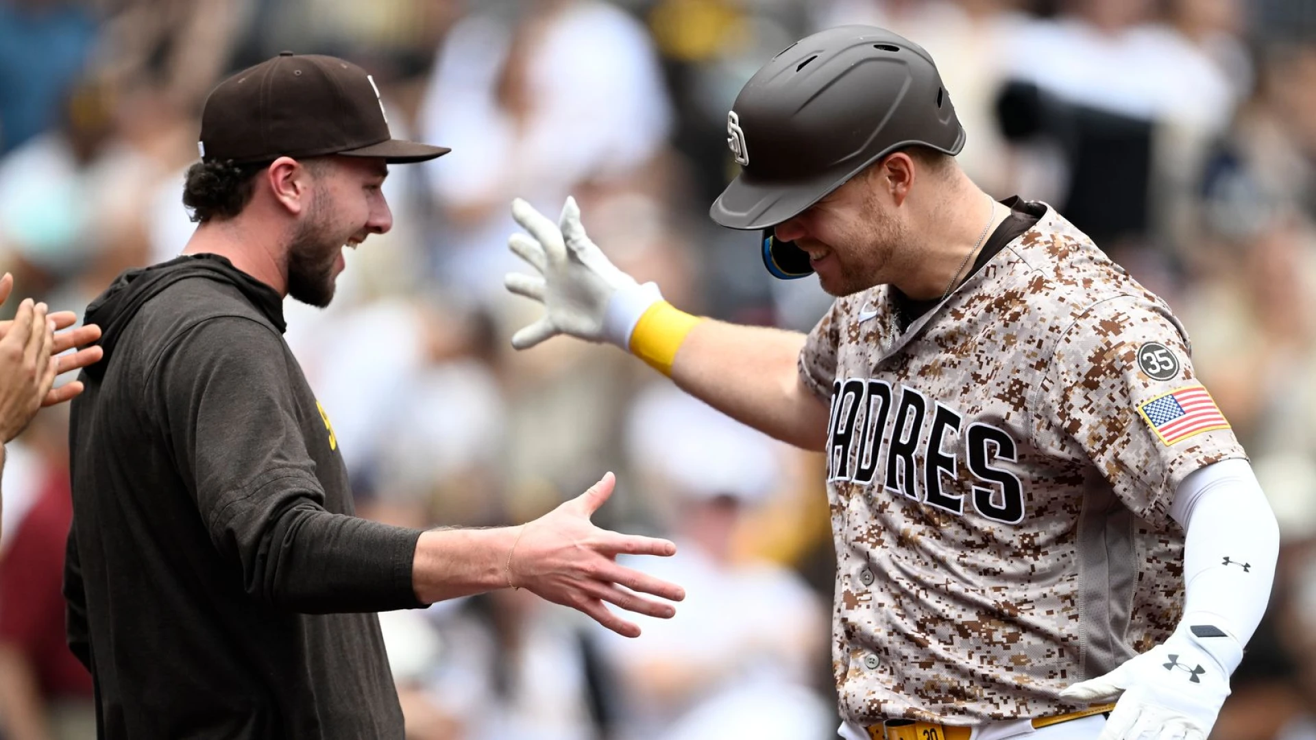 Padres close strong, shift their focus to Game 1 vs. Cubs on Tuesday