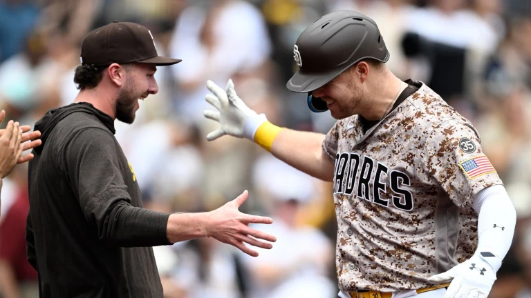 Padres close strong, shift their focus to Game 1 vs. Cubs on Tuesday