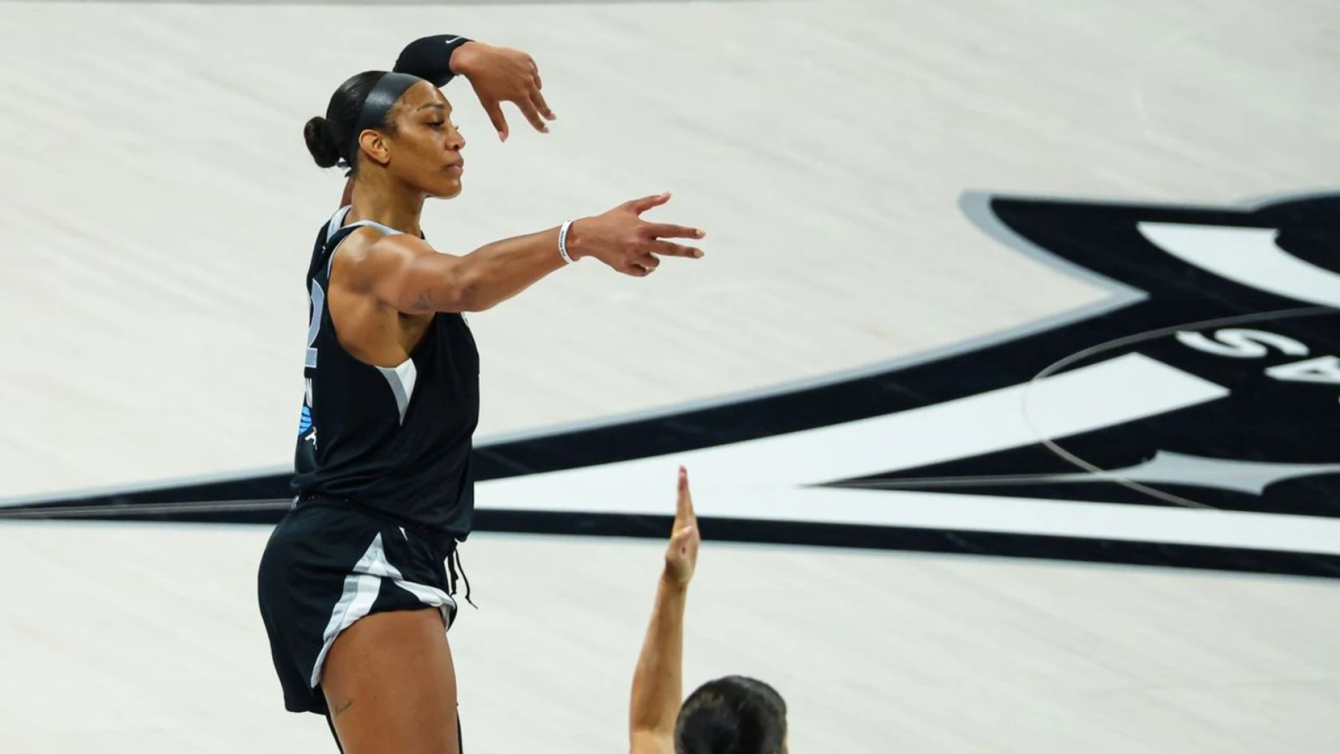 A’ja Wilson begins playoffs in dominant fashion as Aces take Game One
