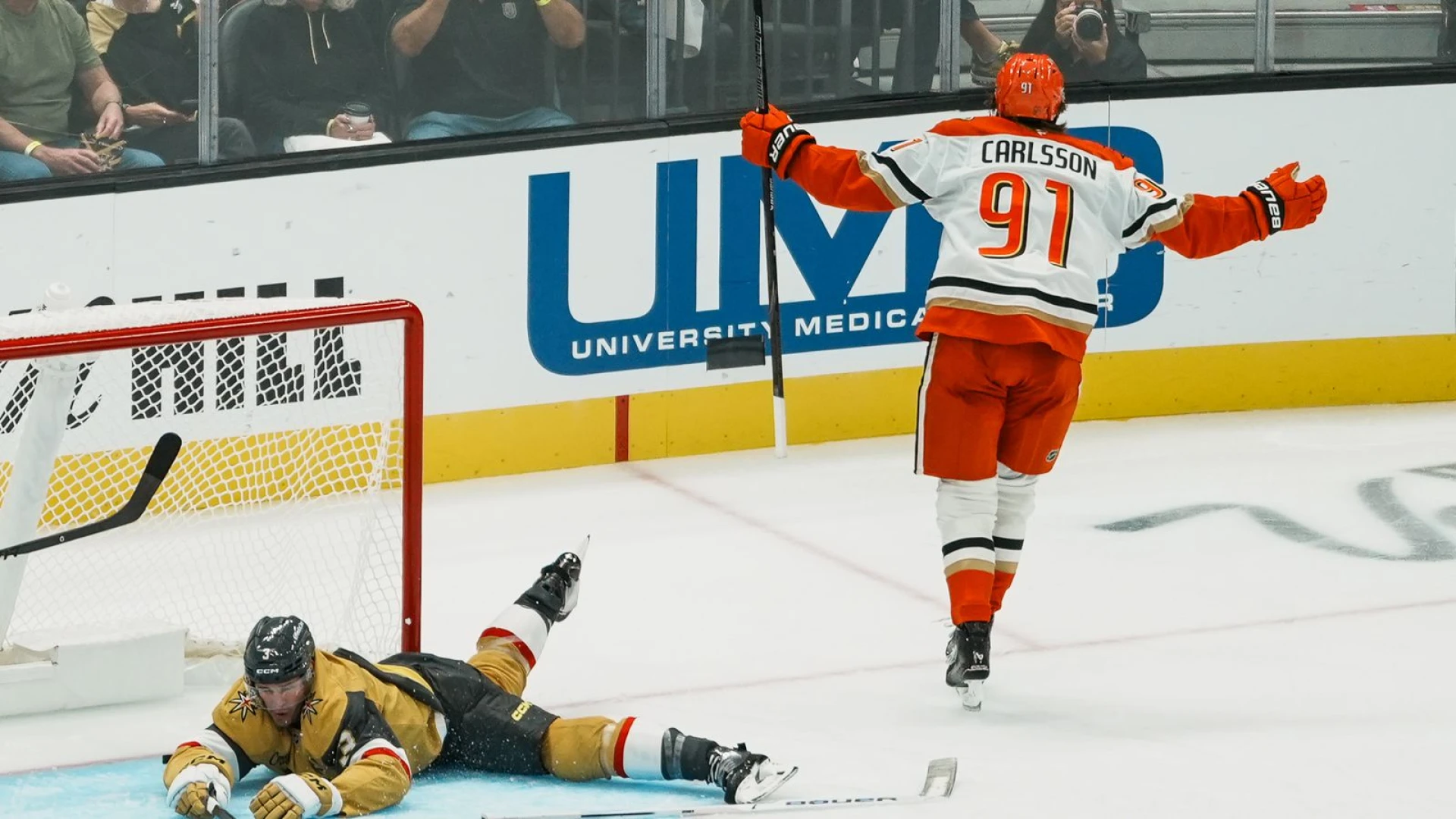 Ducks "survive" season opener in Vegas, turning 4-goal lead into 1-goal win