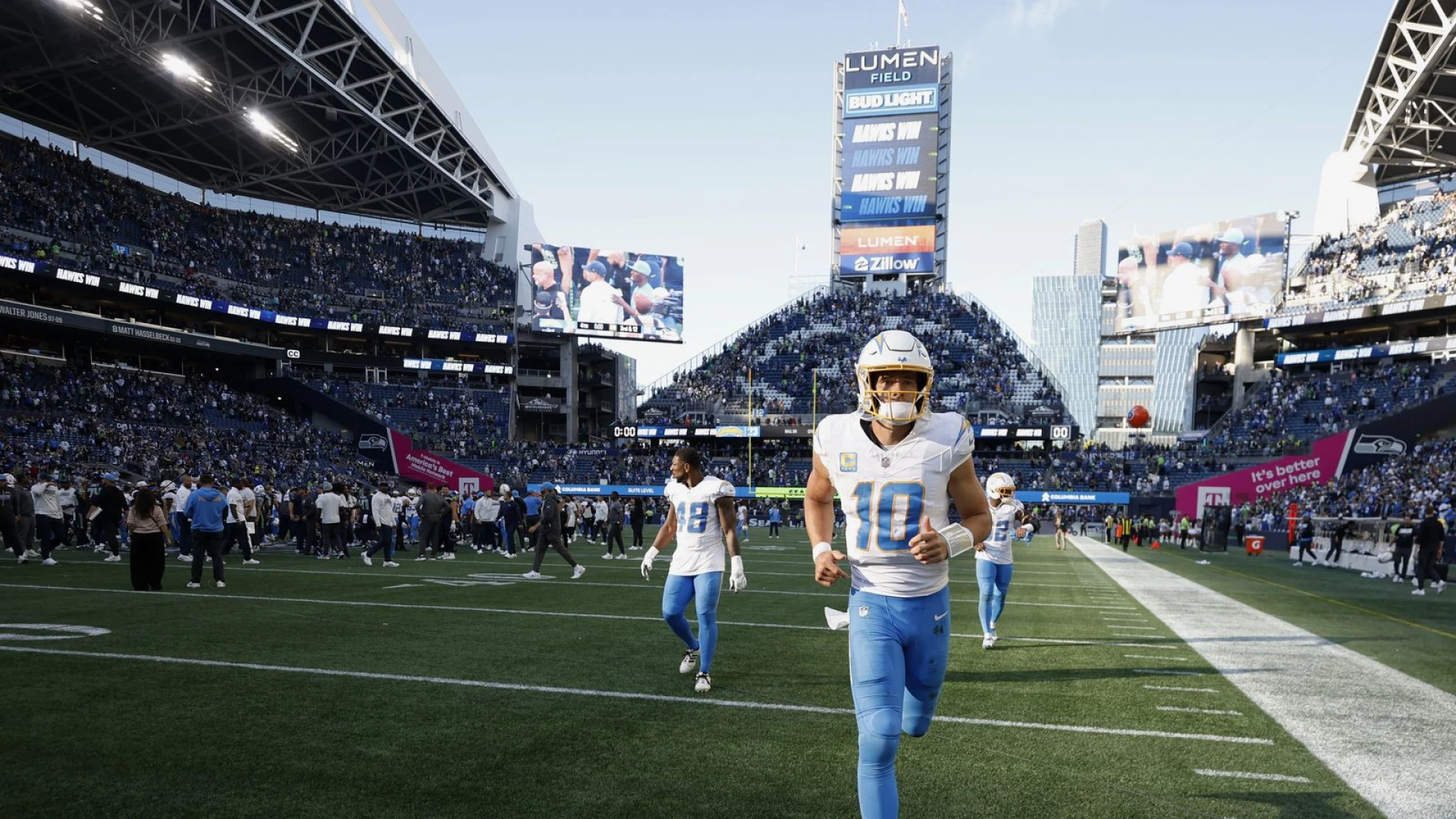 Chargers drop to 0-4, but Justin Herbert shows fight in brutal loss to Seahawks