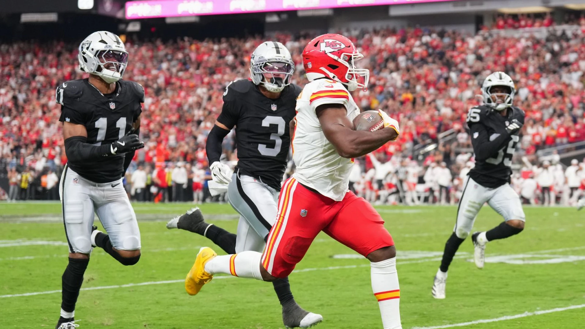 Raiders show heart, but Chiefs escape Vegas undefeated