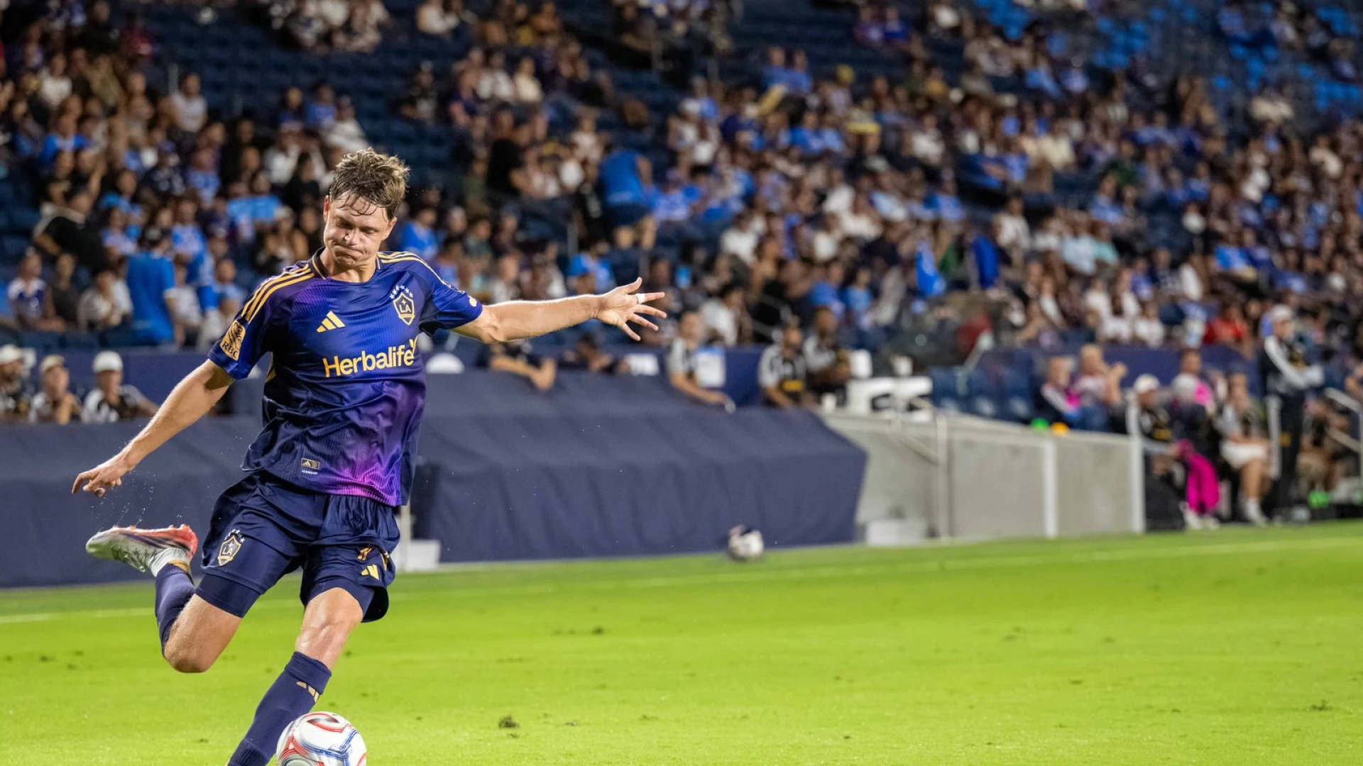 LA Galaxy Fall 2-1 at Home in Cruz Azul Friendly