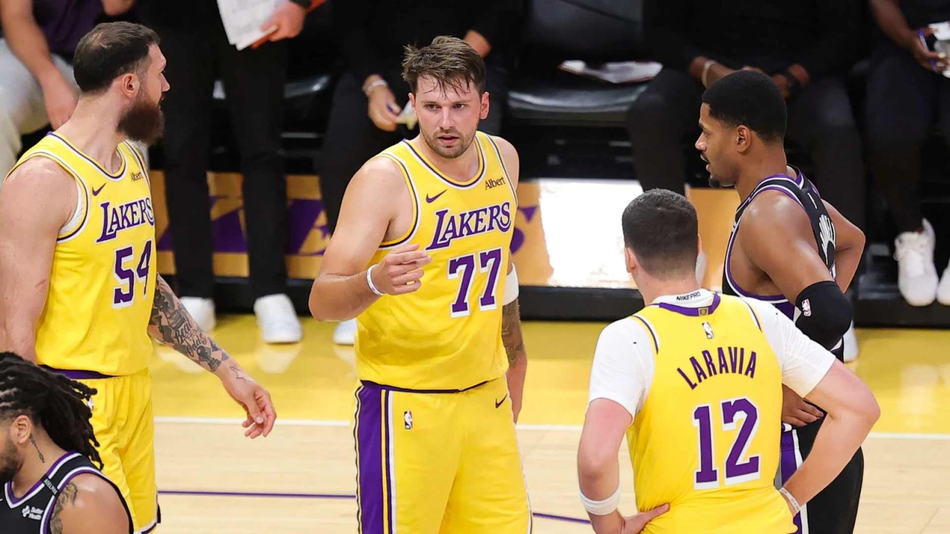 Lakers vs. Kings: Dončić in midseason form, growing connectivity and woes on the glass