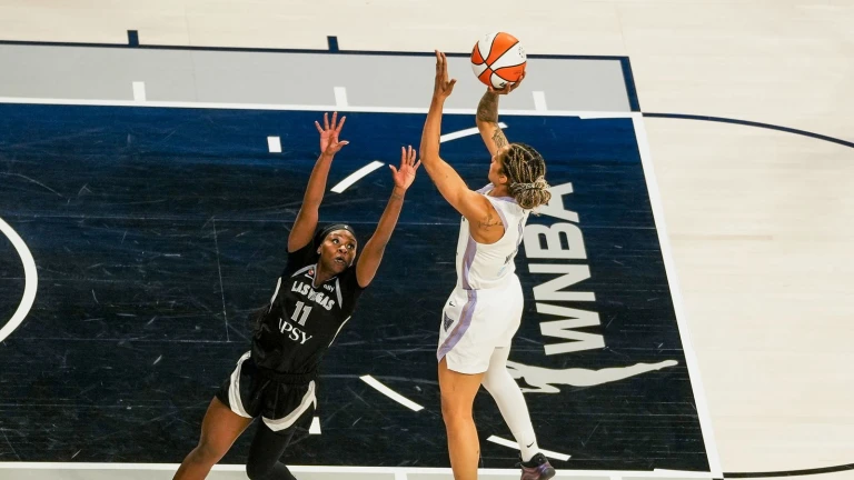 TST Images: Aces defeated by Valkyries, 87-77, at Michelob Ultra Arena