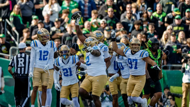 UCLA's defense dominates, forces seven turnovers in upset win over Oregon