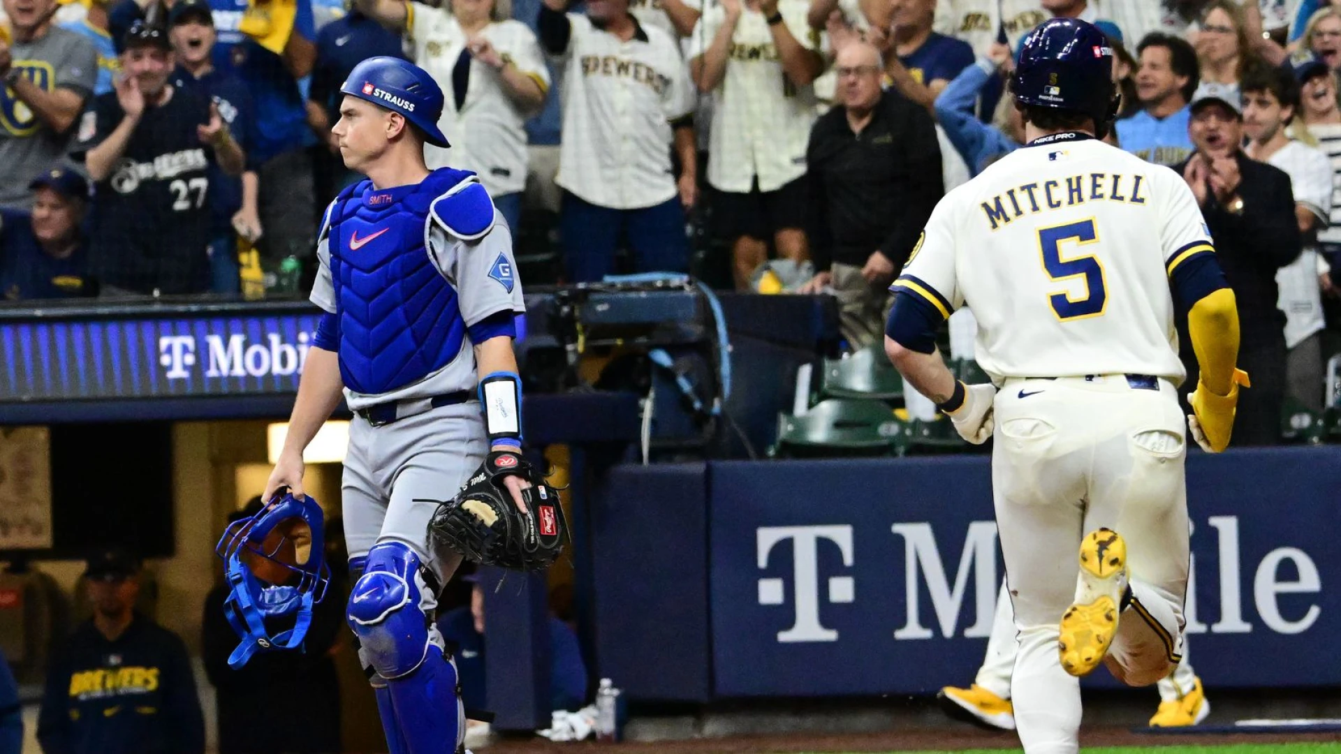 Dodgers drop Game 1 of NLCS to Brewers in Milwaukee