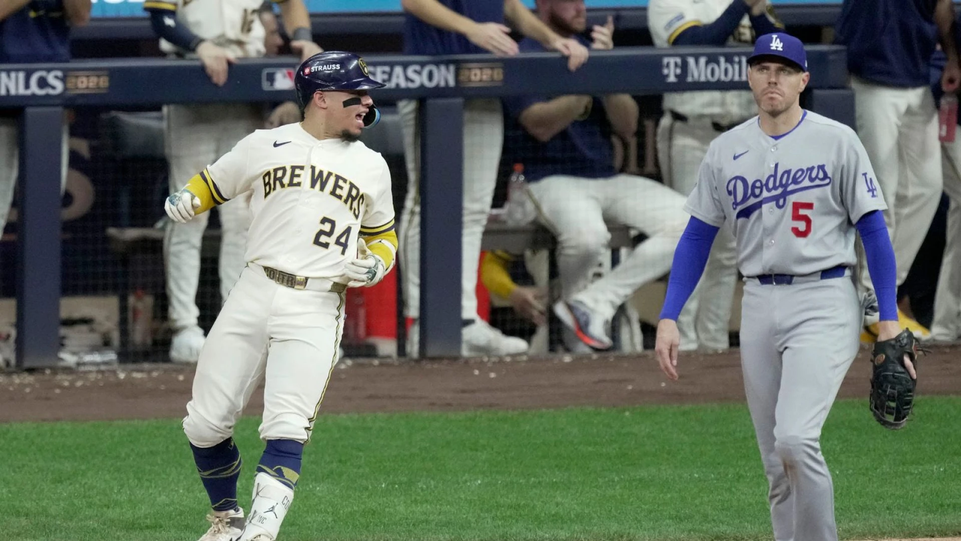 Brewers replace Dodgers as World Series favorites after taking 2-0 NLCS lead
