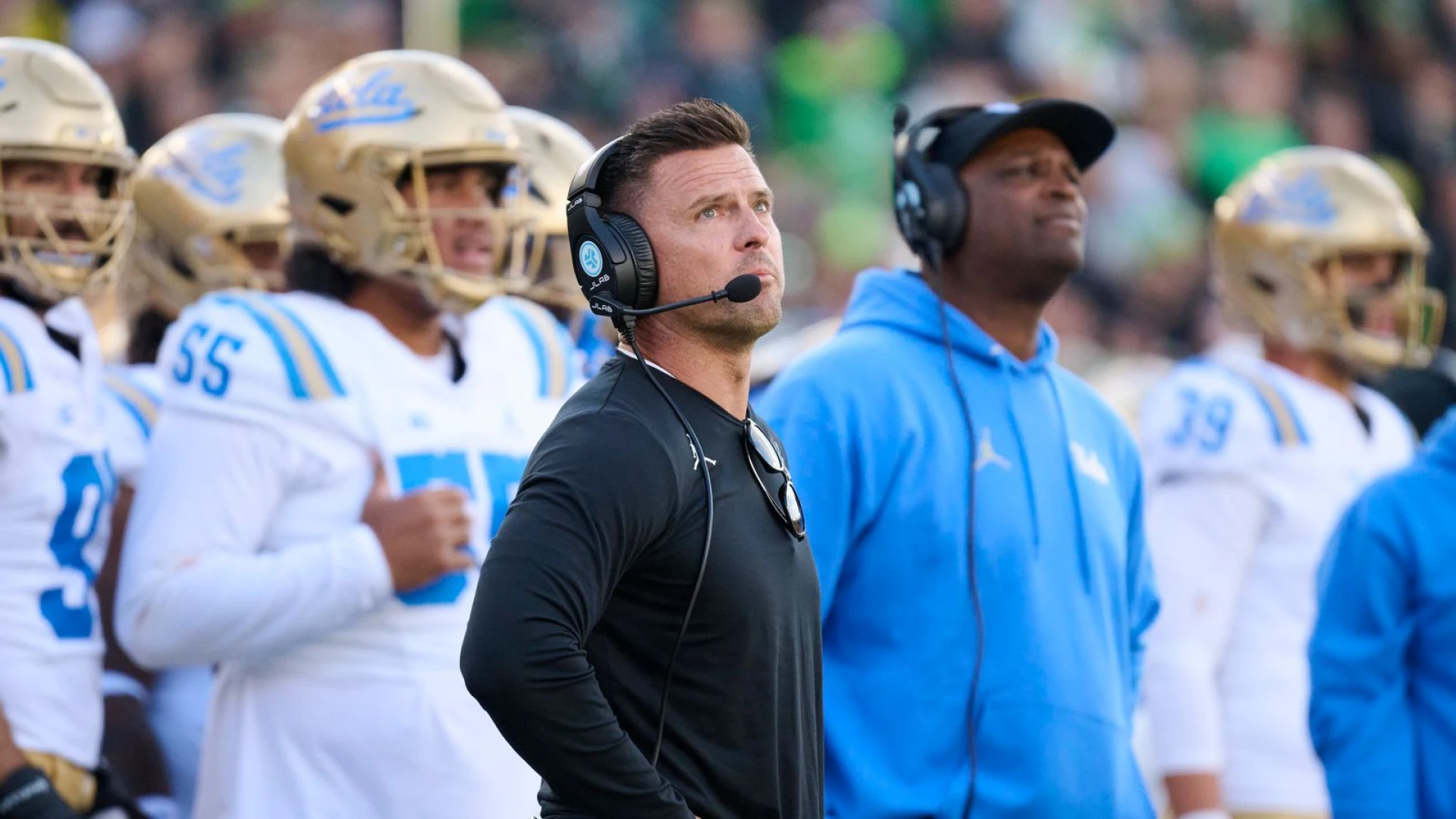 UCLA Notebook: Bruins aim for 6-0 start with new quarterback under center