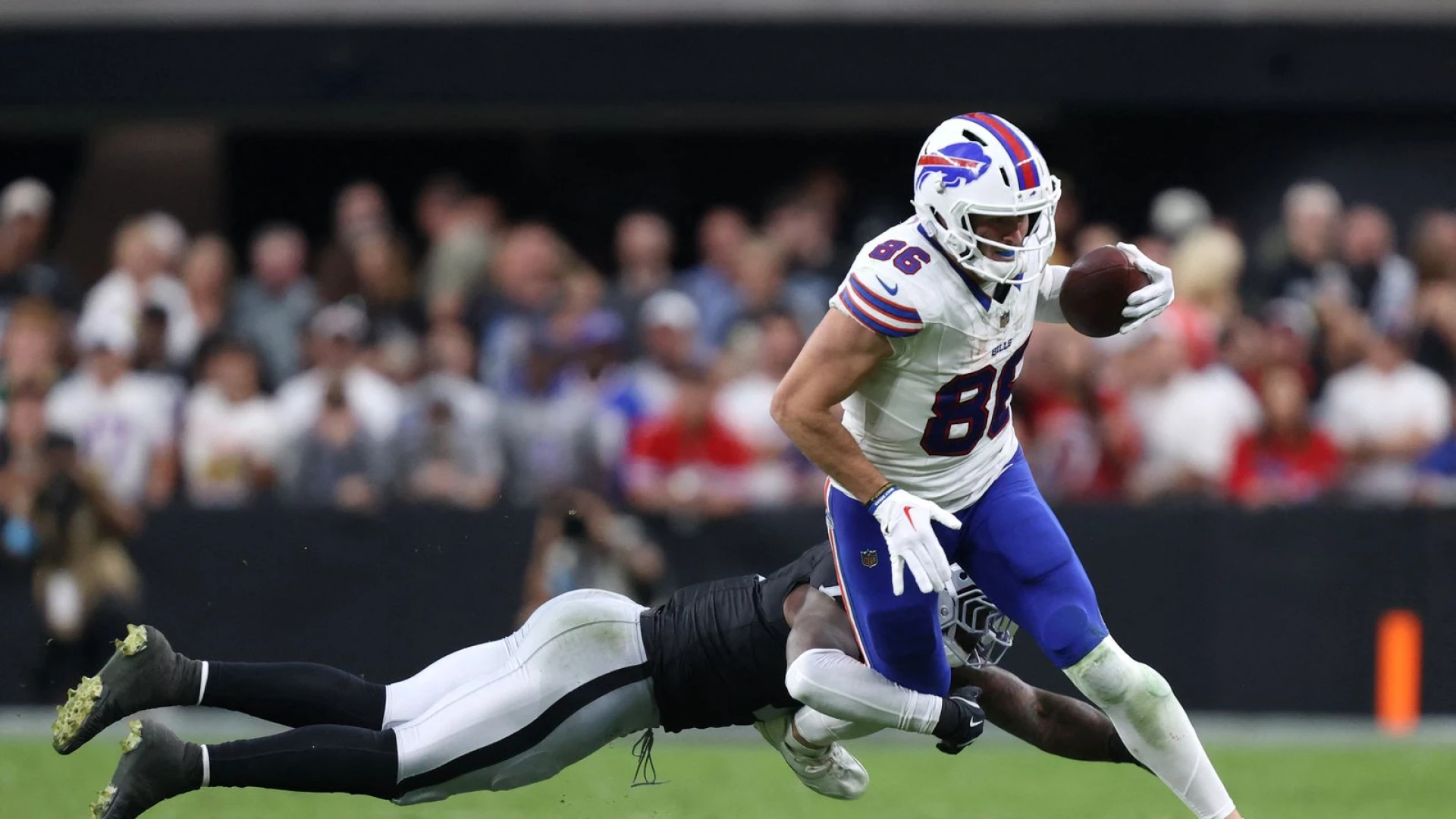Raiders looking like old selves in loss to Bills