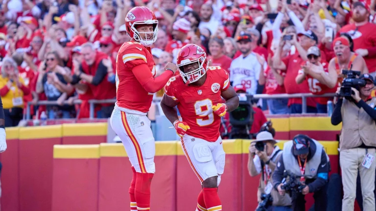 TST Images: Chiefs defeat the Chargers, 22 to 06, at Arrowhead Stadium