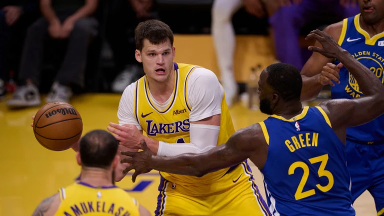 Walker Kessler delivers in debut as Lakers punish Warriors on opening night