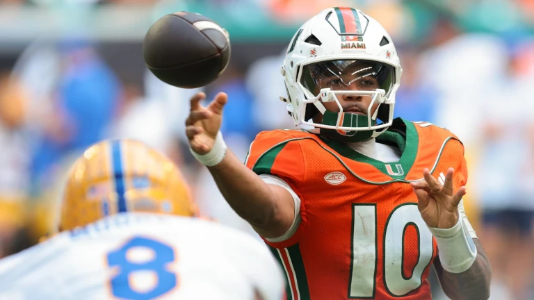 ESPN Ranks College Football's 3 Undefeated Teams From Most to Least Likely to Win Out Ahead of Week 9