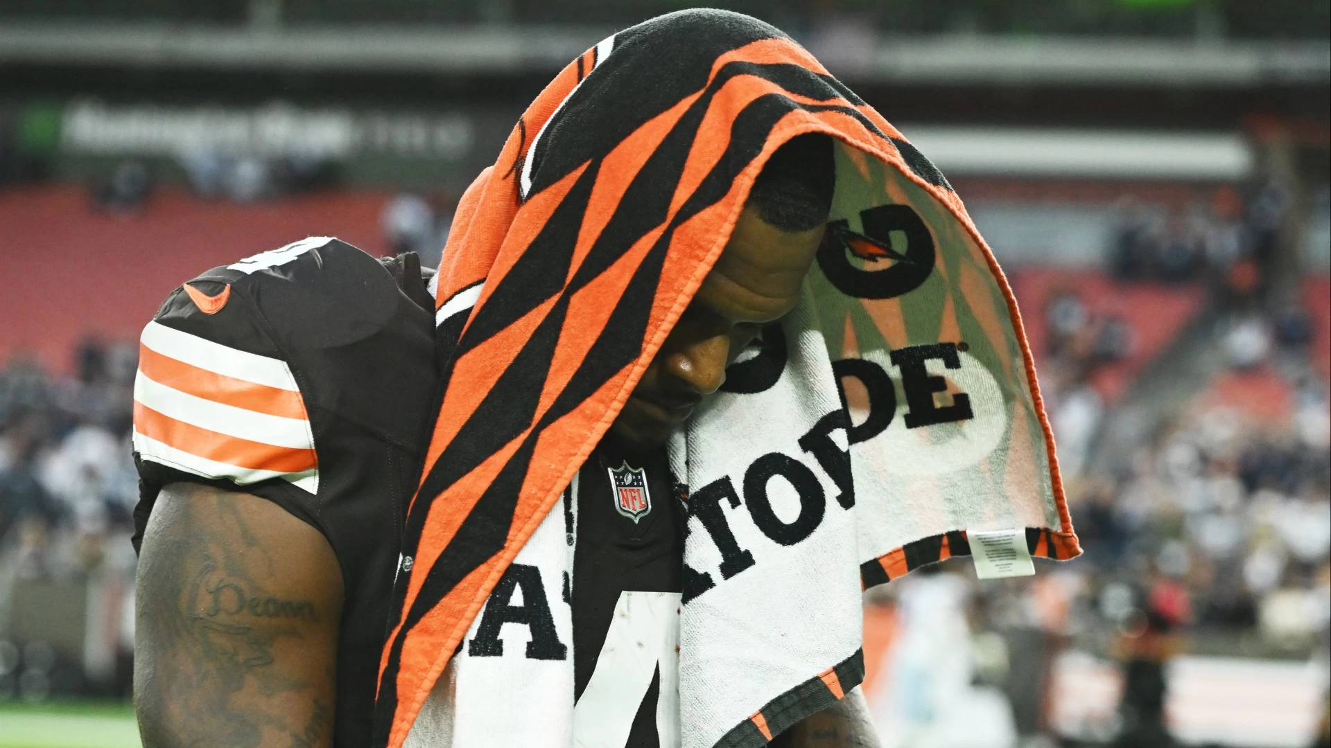 Dak Prescott vs. Deshaun Watson: A Tale of Contracts
