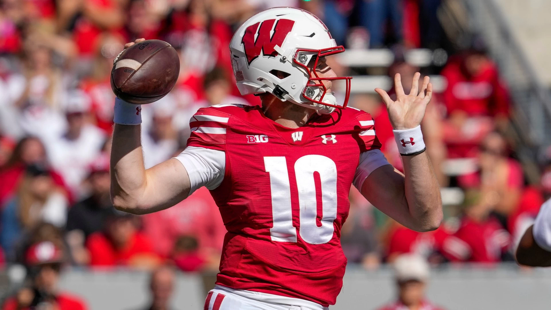 Alabama vs. Wisconsin: Tide Favored to Dominate in Madison