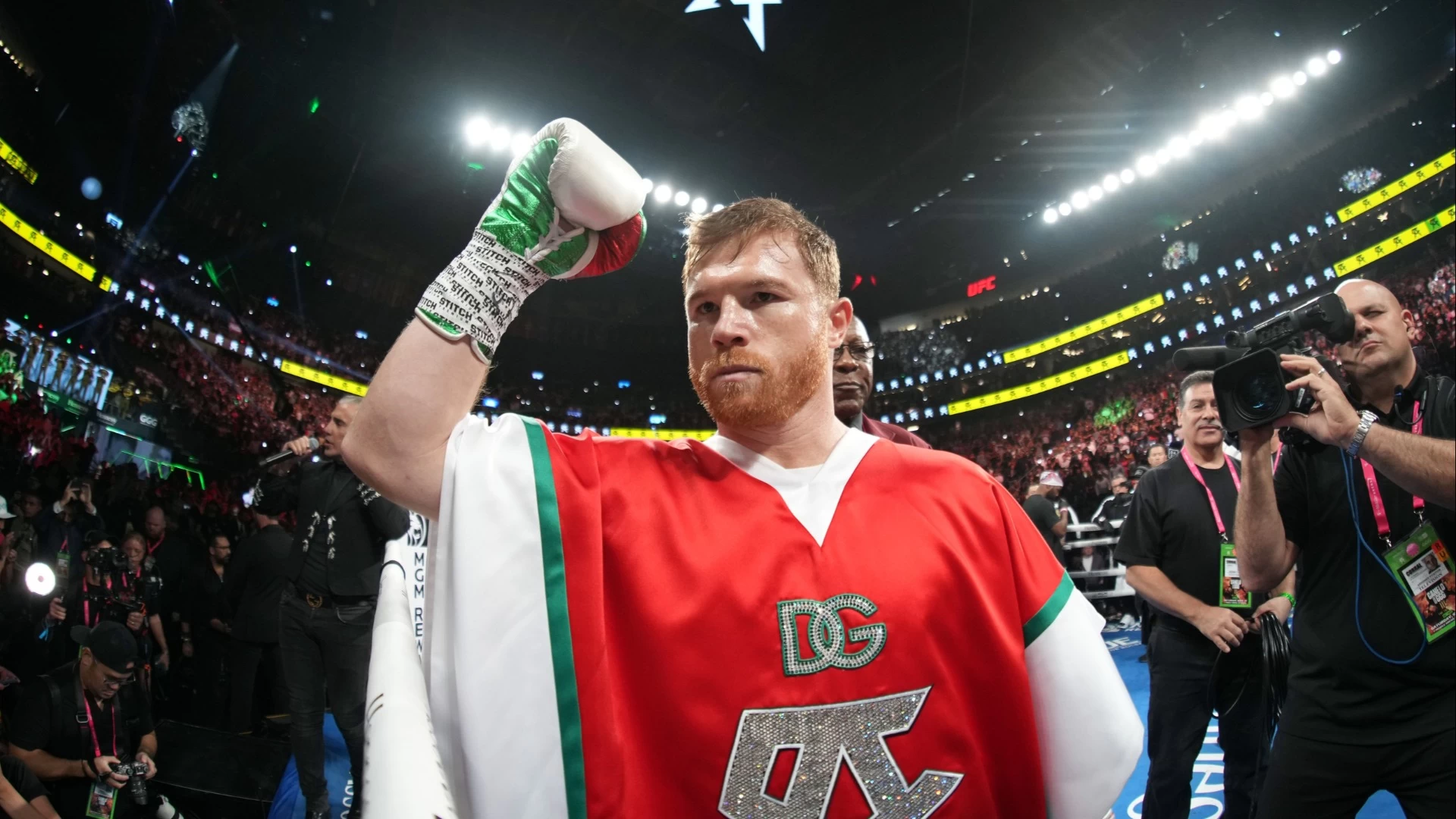 Comparing Mexican Boxing Titans: Canelo vs. Chavez