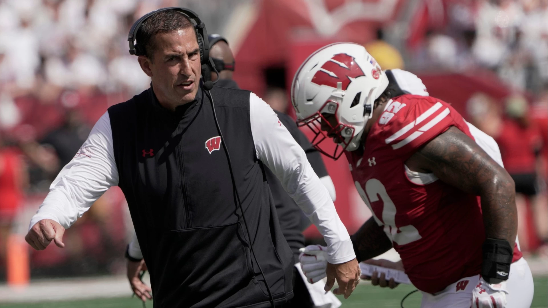 Alabama Dominates Wisconsin 42-10: Game Recap Highlights