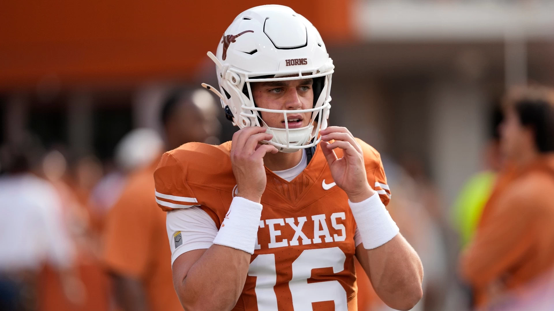 Texas Has Starting QB Battle: Heisman Odds for Ewers & Manning