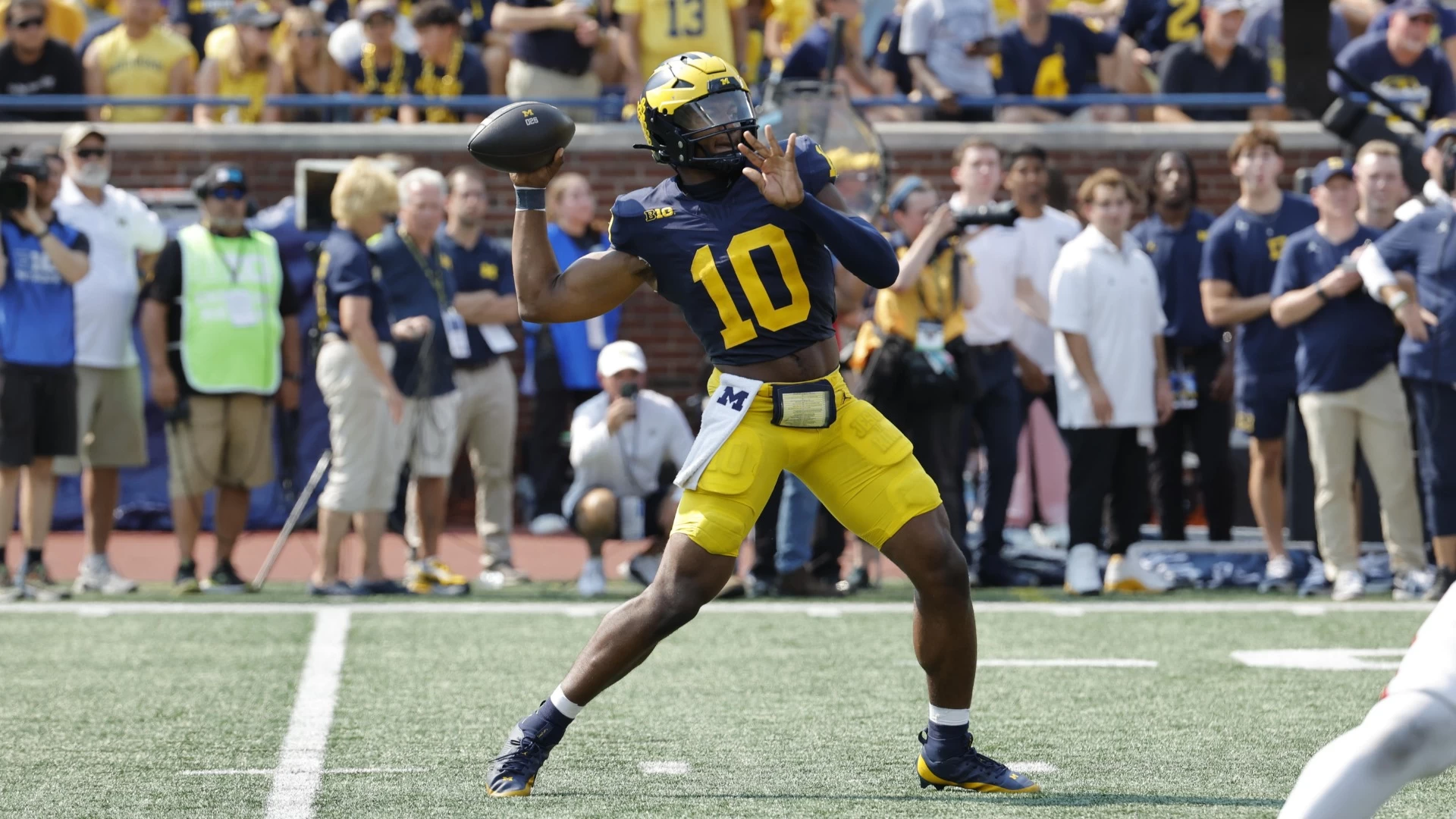 Michigan vs USC: Big 10 Opener and Shift in Favorites