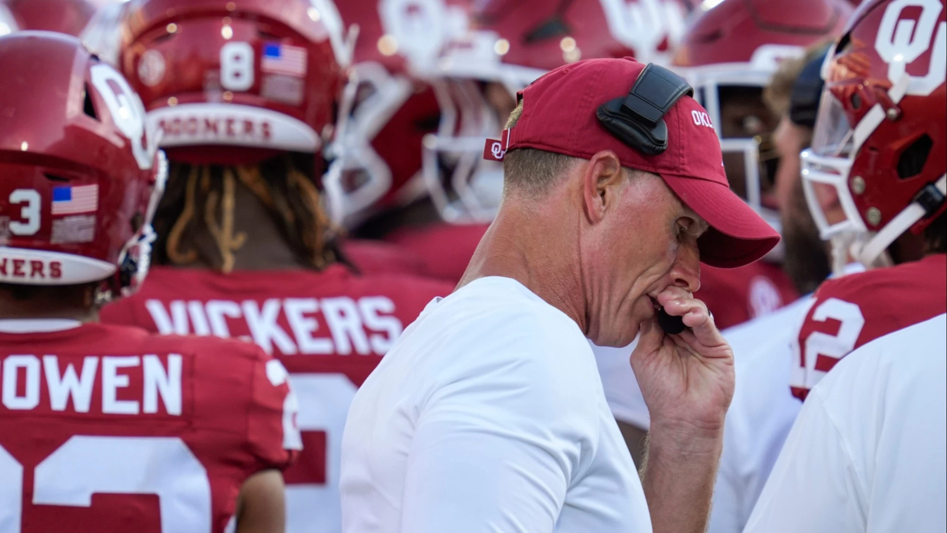 Oklahoma Faces Tough Challenge Against Tennessee at Home