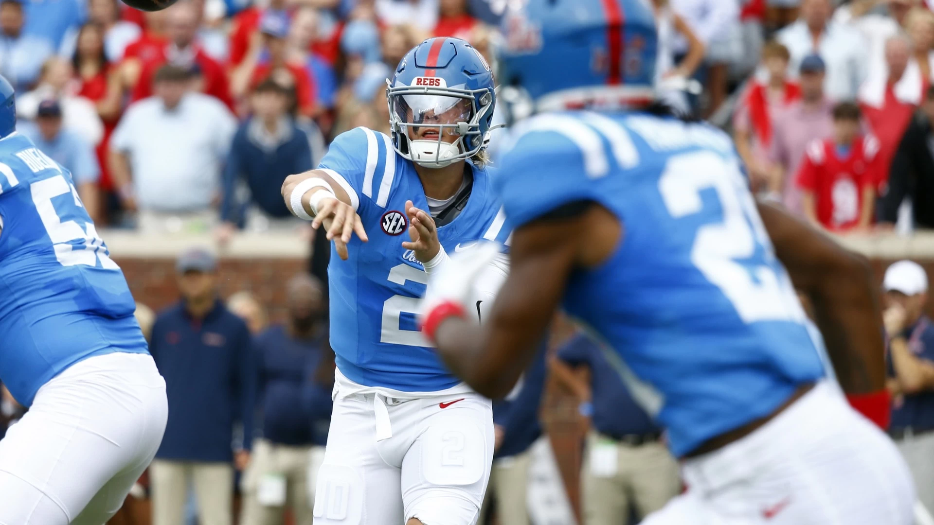 Kentucky Claws Back to Beat Ole Miss 20-17 in Thriller