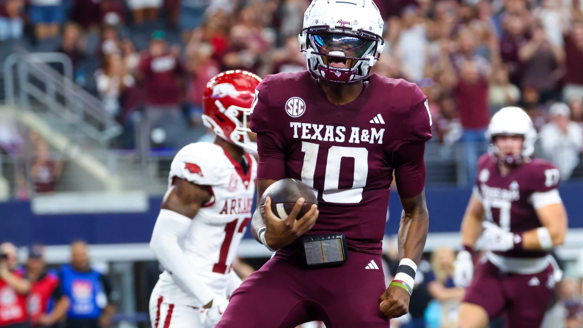 Texas A&M Edges Arkansas 21-17 in Tight Matchup on Saturday