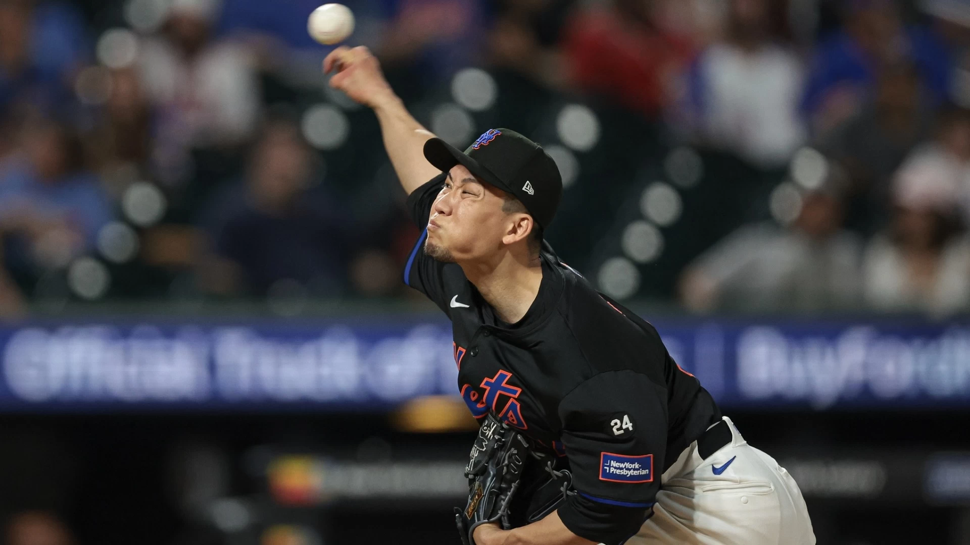 Mets vs Phillies Game Preview: Starters & Odds Analysis